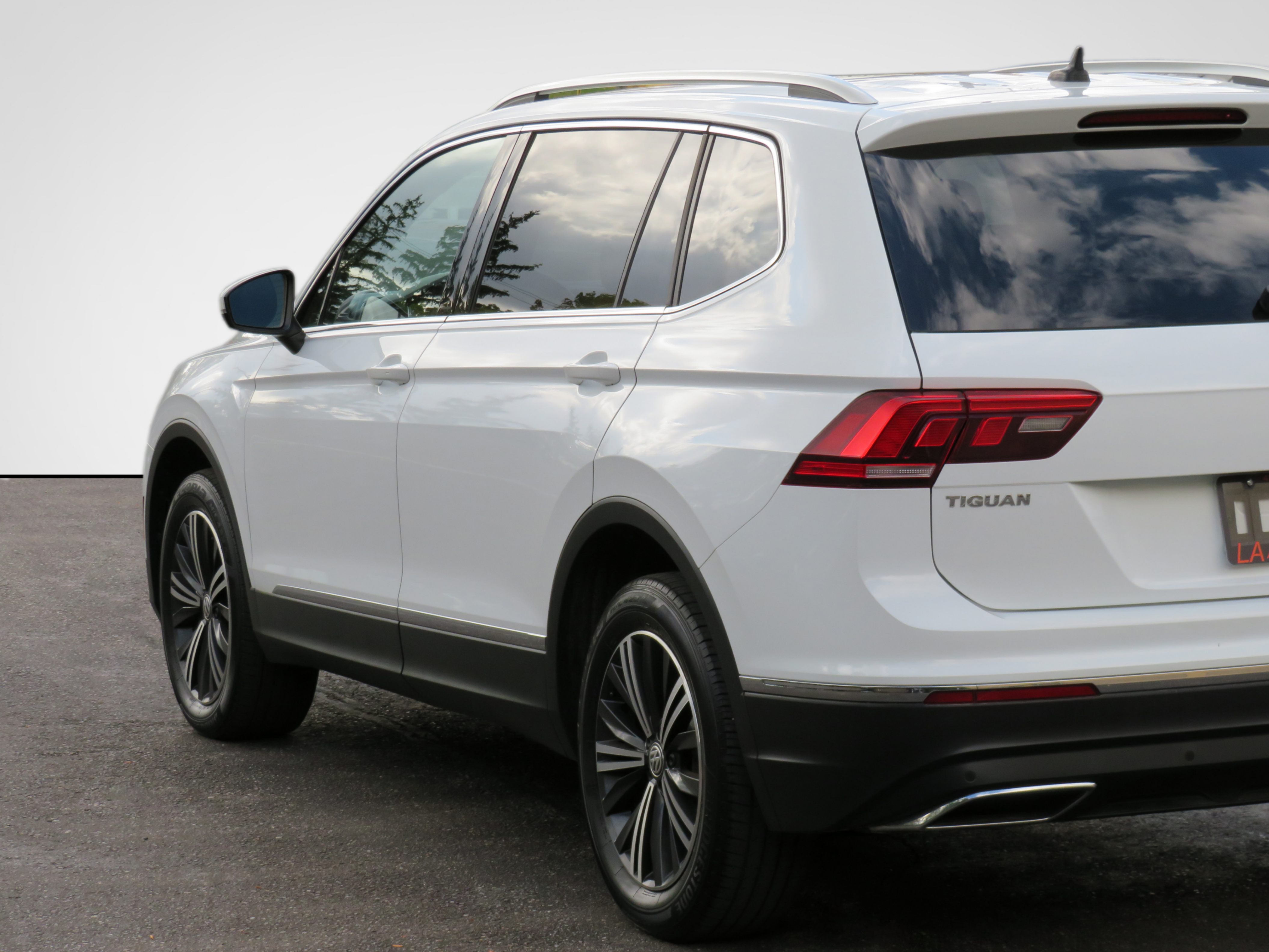 /laautomotive/2021-Volkswagen-Tiguan-4306559372445089.jpg