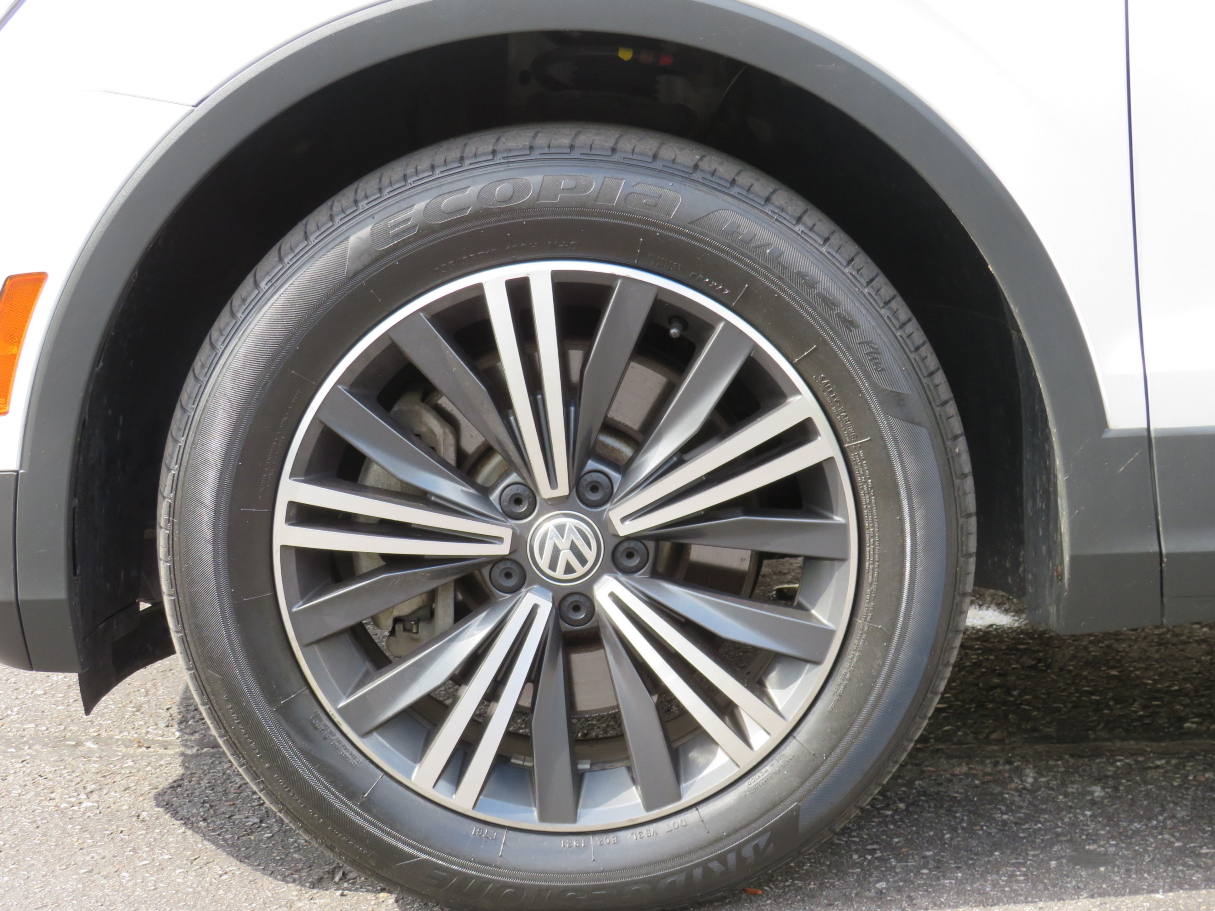 /laautomotive/2021-Volkswagen-Tiguan-45597224699934213.jpg