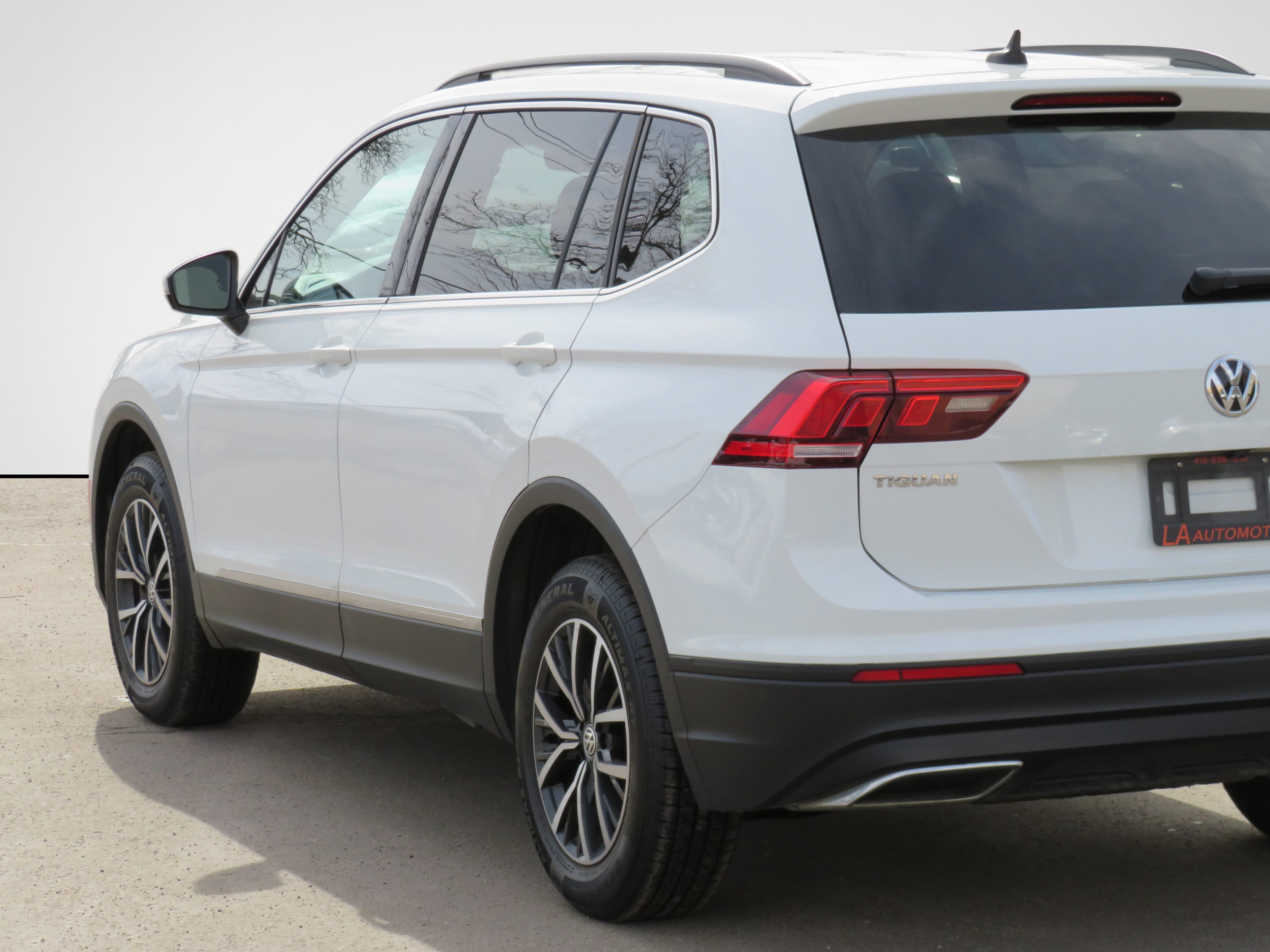 /laautomotive/2021-Volkswagen-Tiguan-5530594808922893.jpg