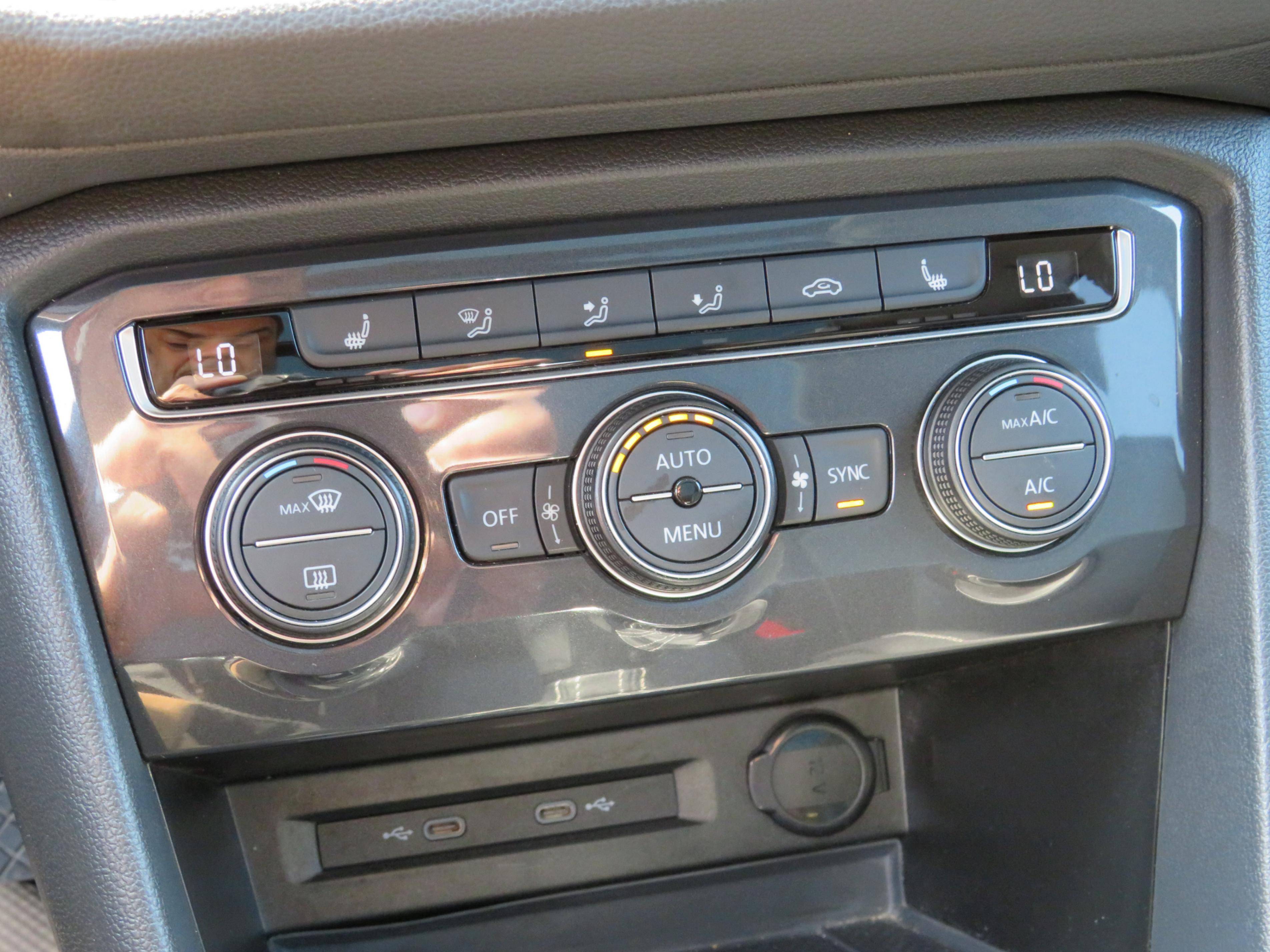 /laautomotive/2021-Volkswagen-Tiguan-7260575988160805.jpg