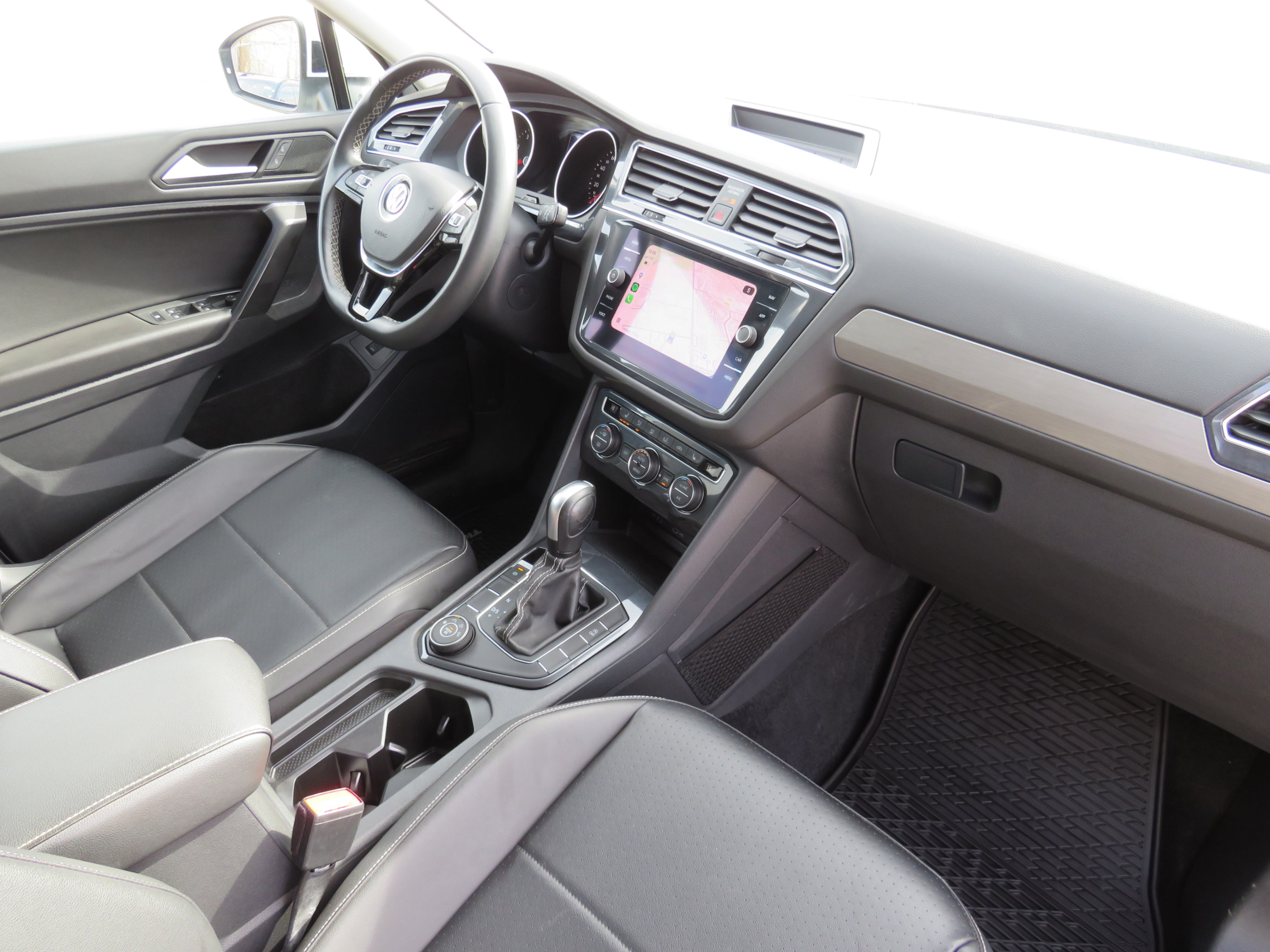 /laautomotive/2021-Volkswagen-Tiguan-823262955607758.jpg