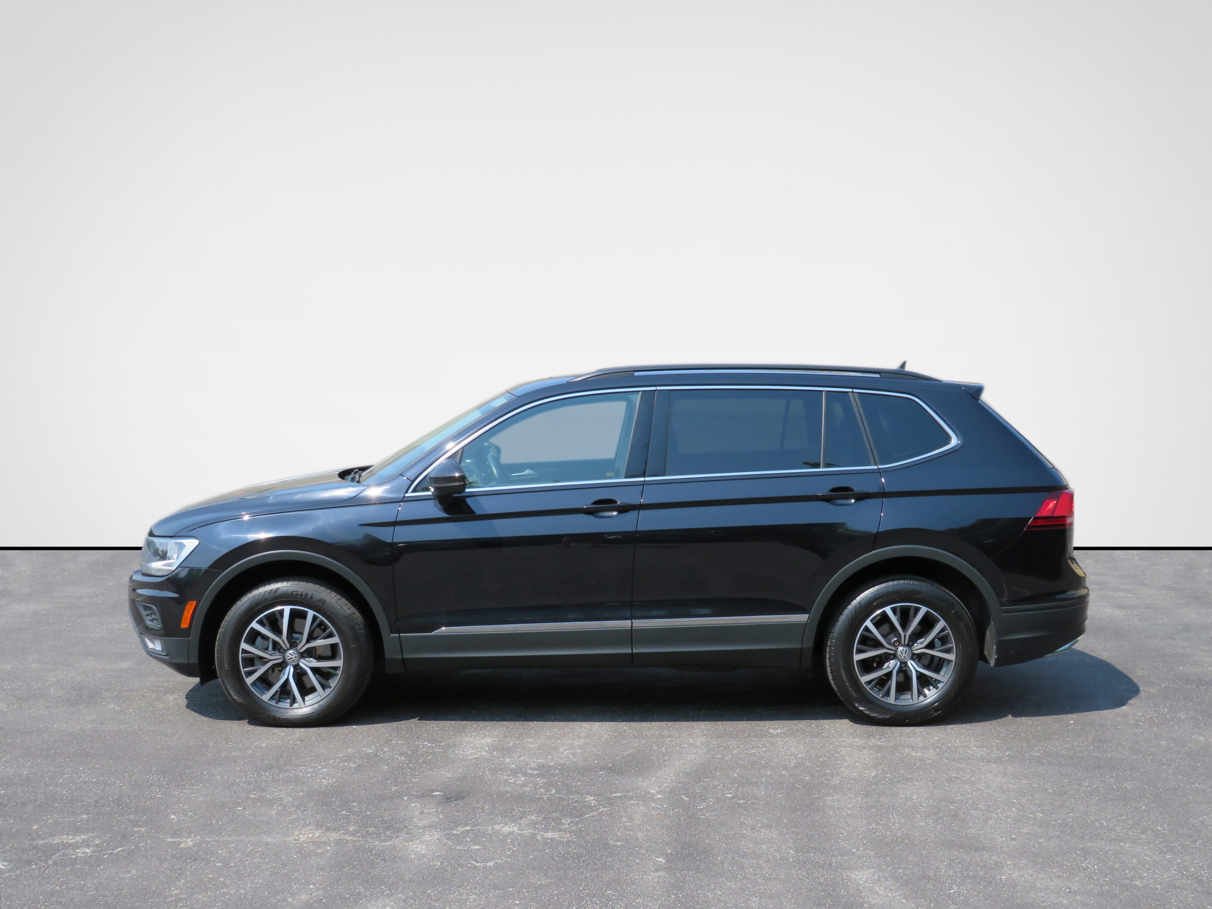 /laautomotive/2021-Volkswagen-Tiguan-8903496206818338.jpg
