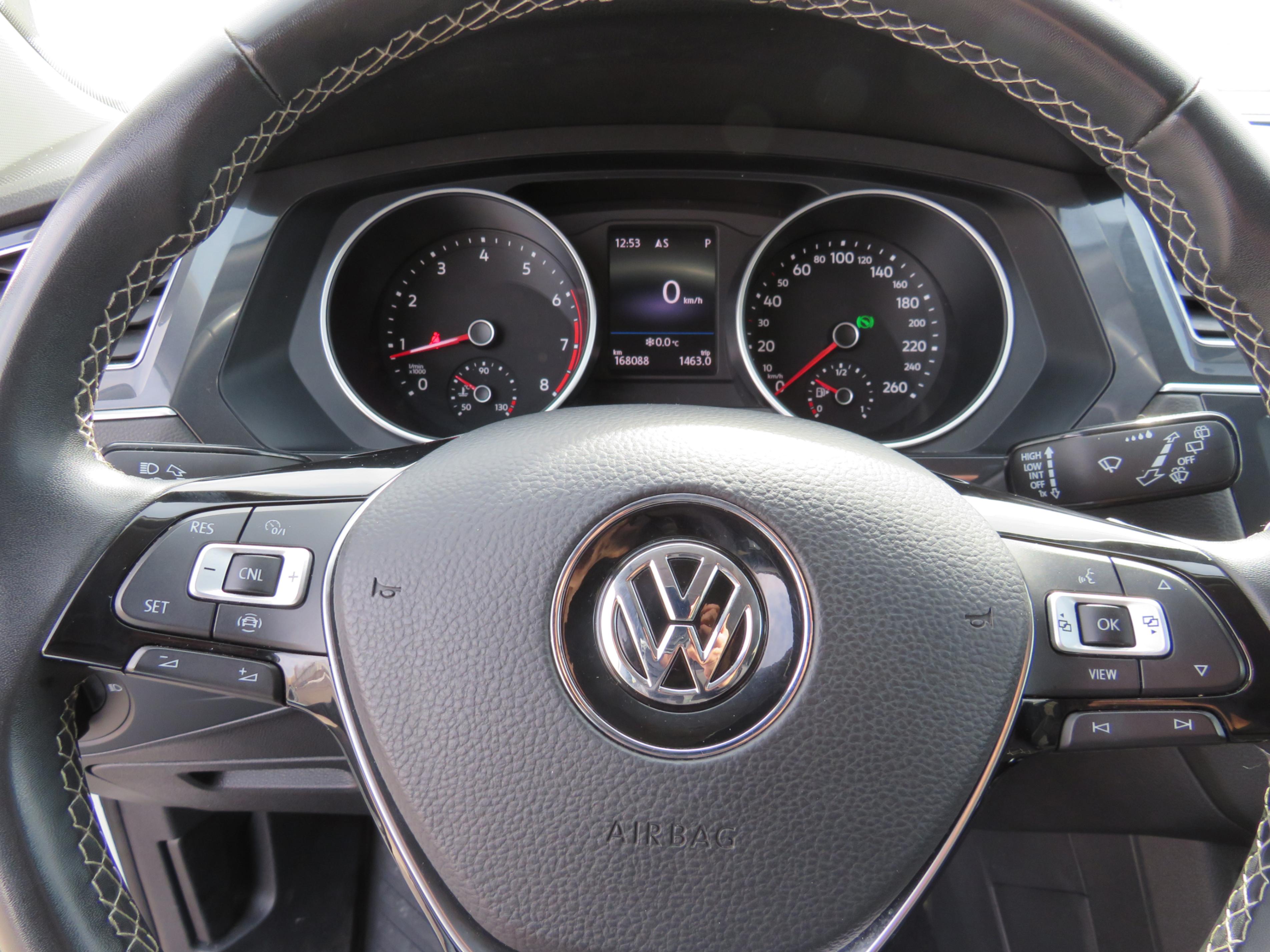 /laautomotive/2021-Volkswagen-Tiguan-9422495973864524.jpg