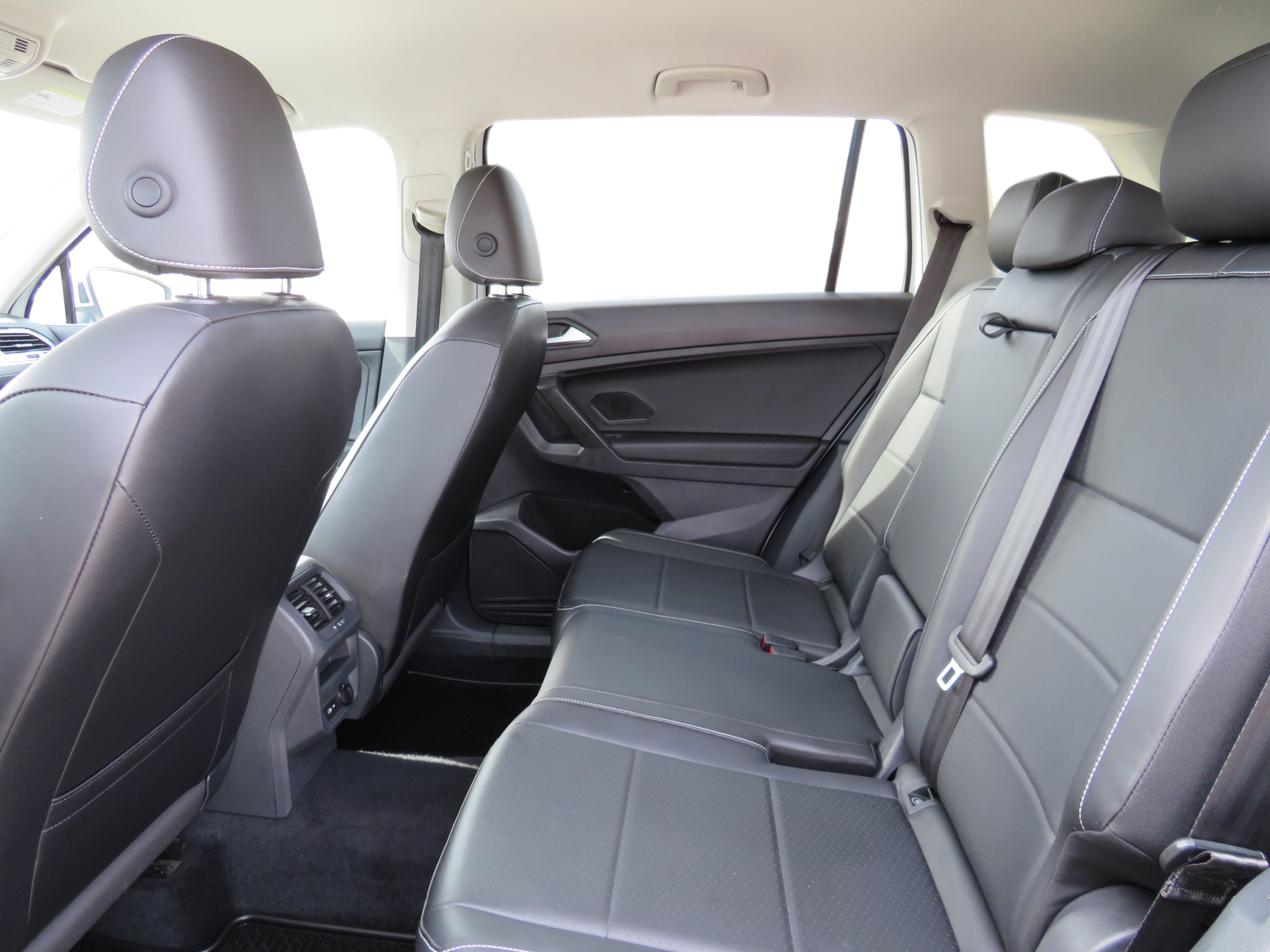/laautomotive/2021-Volkswagen-Tiguan-9779446058988395.jpg