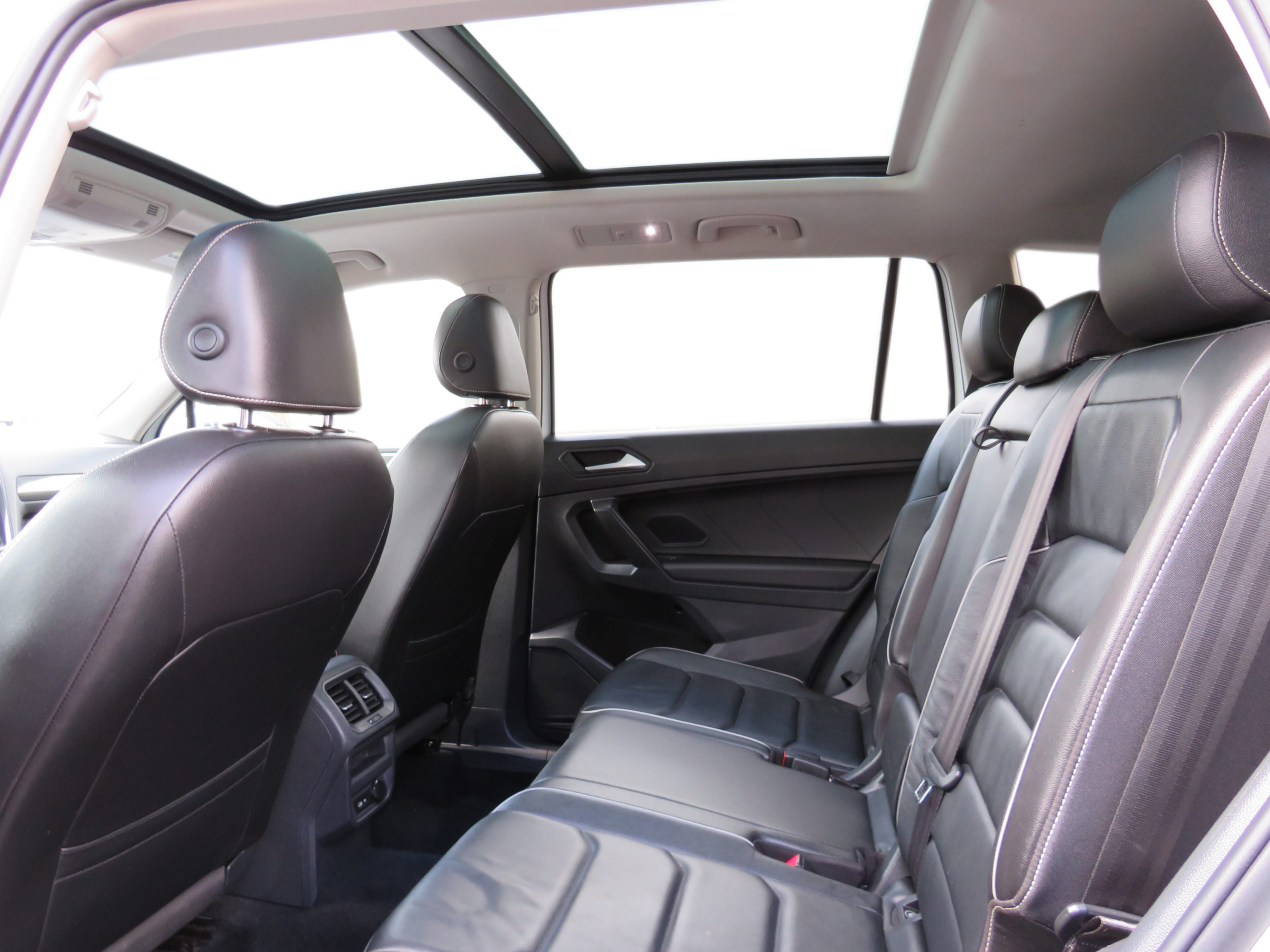 /laautomotive/2021-Volkswagen-Tiguan-9988040598349102.jpg