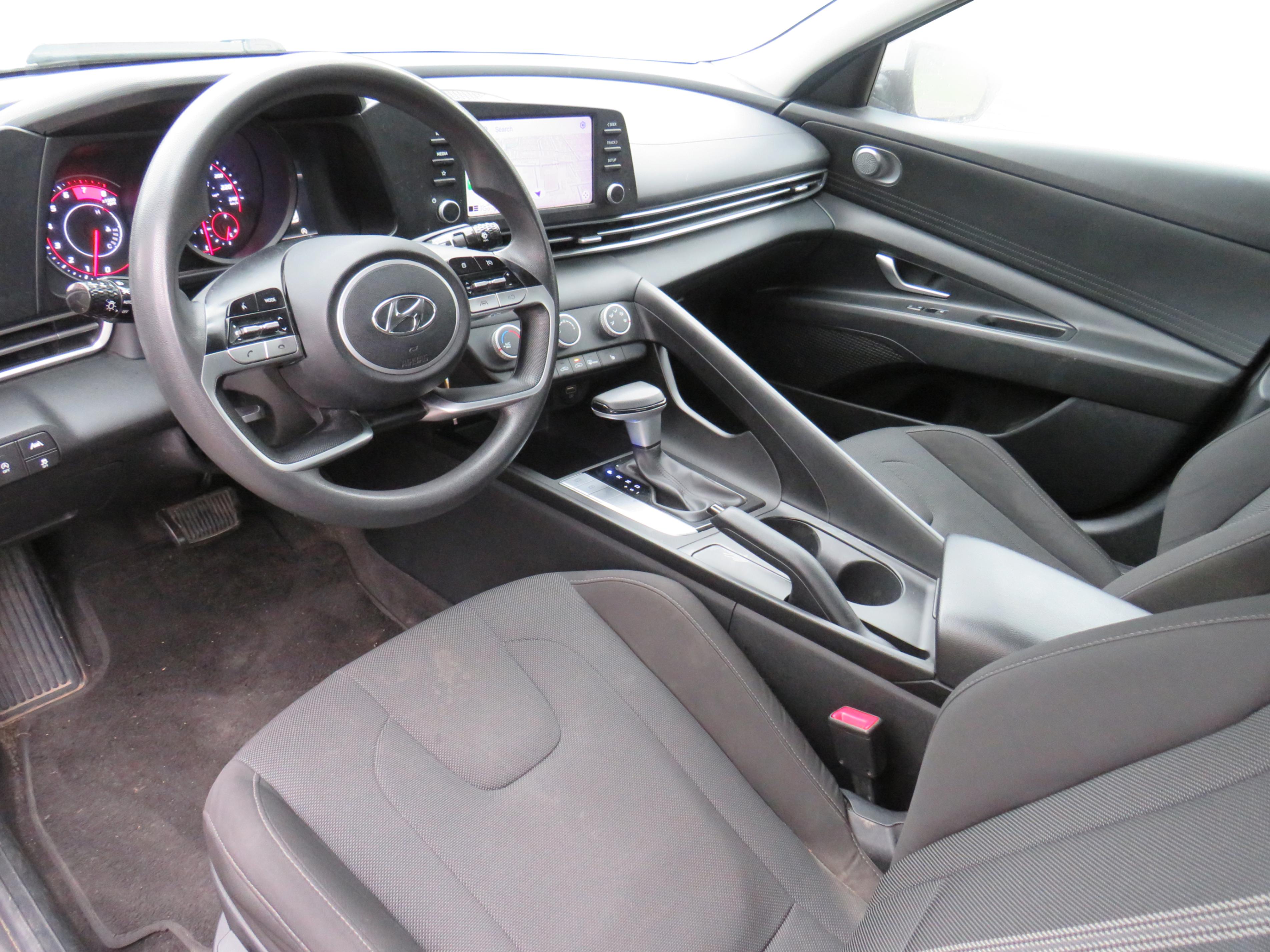 /laautomotive/2022-Hyundai-Elantra-8038386355788356.jpg