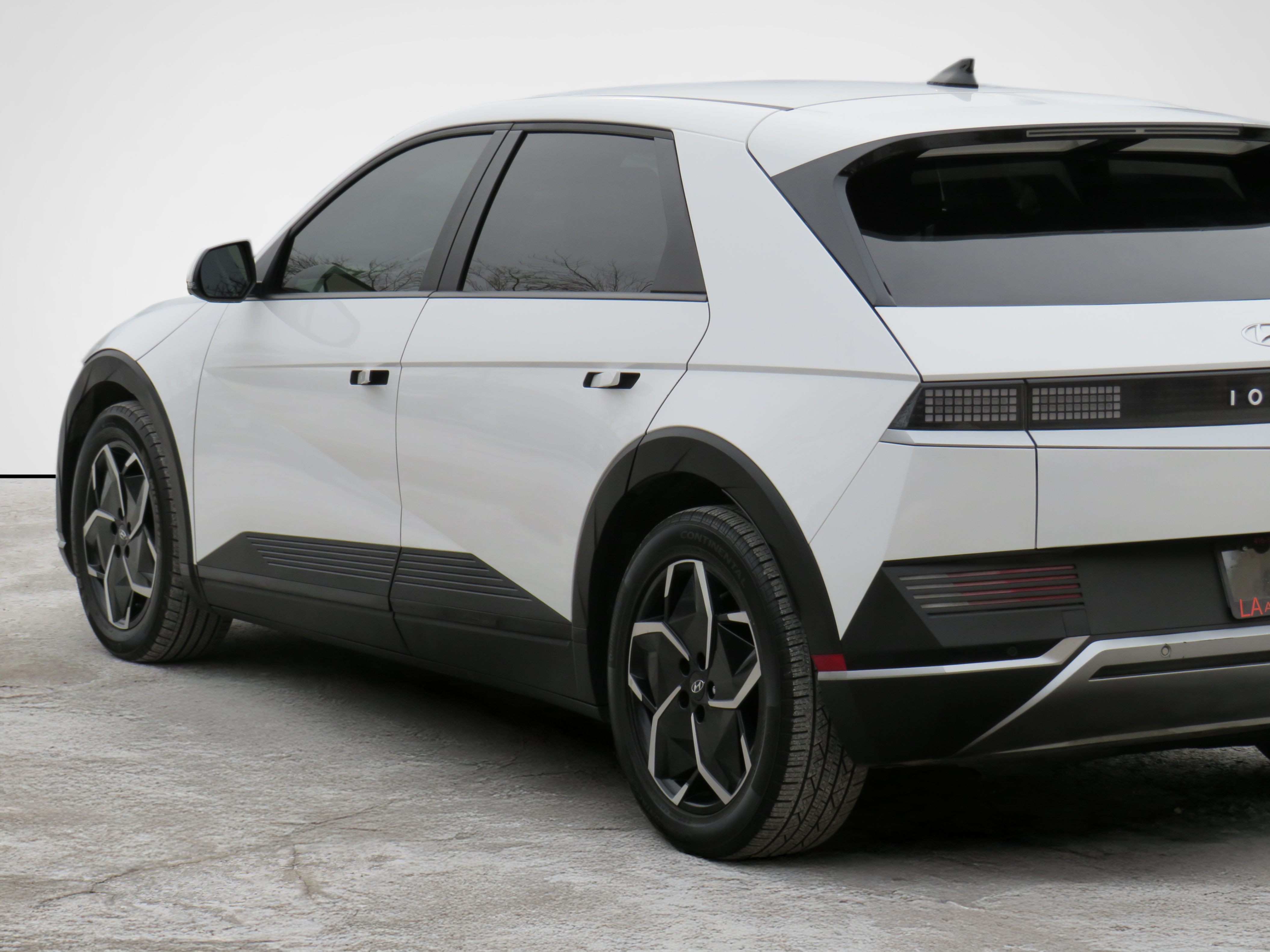 /laautomotive/2022-Hyundai-Ioniq5-010241172339273685.jpg
