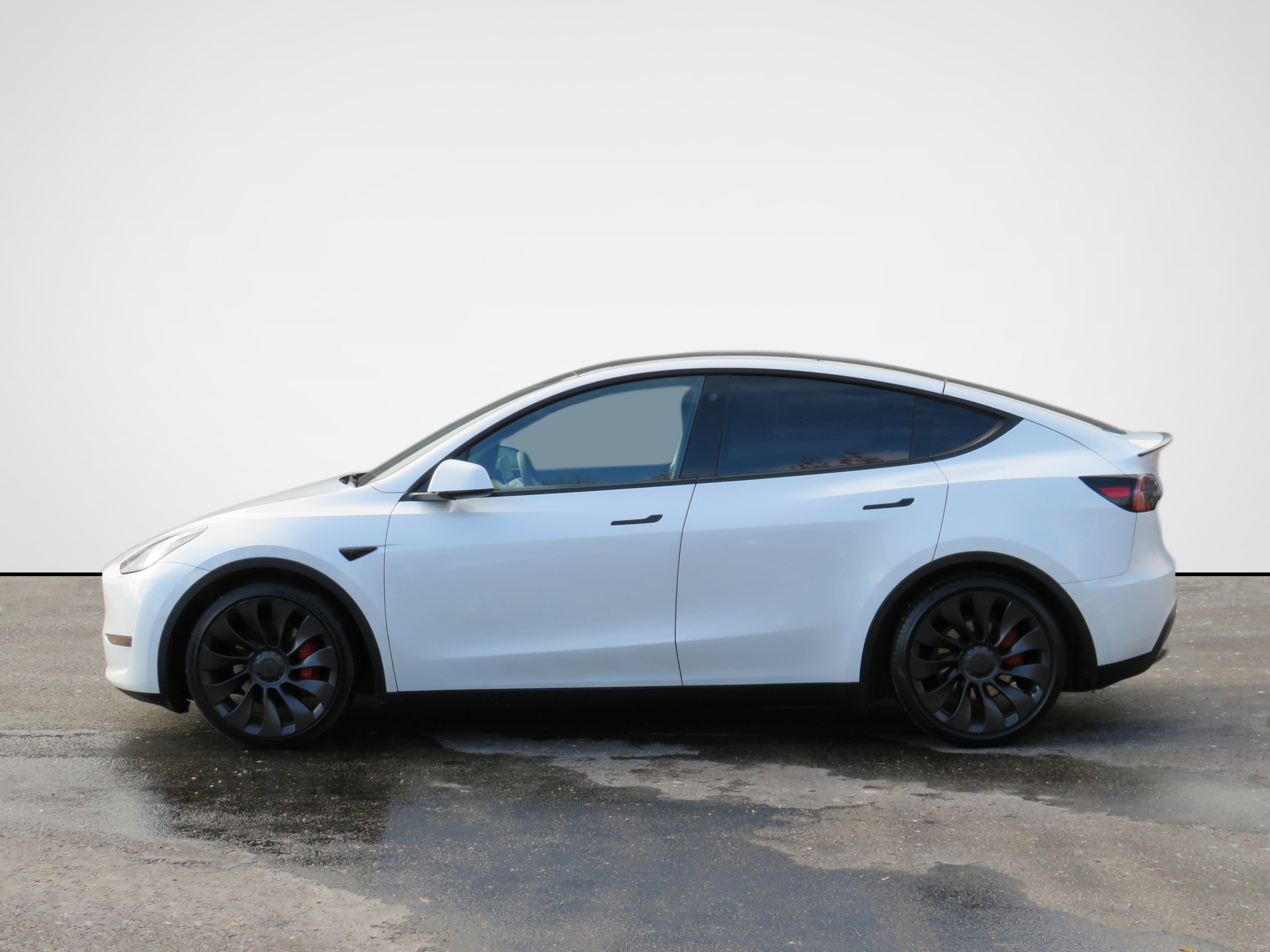 /laautomotive/2022-Tesla-ModelY-12345185832145478.jpg