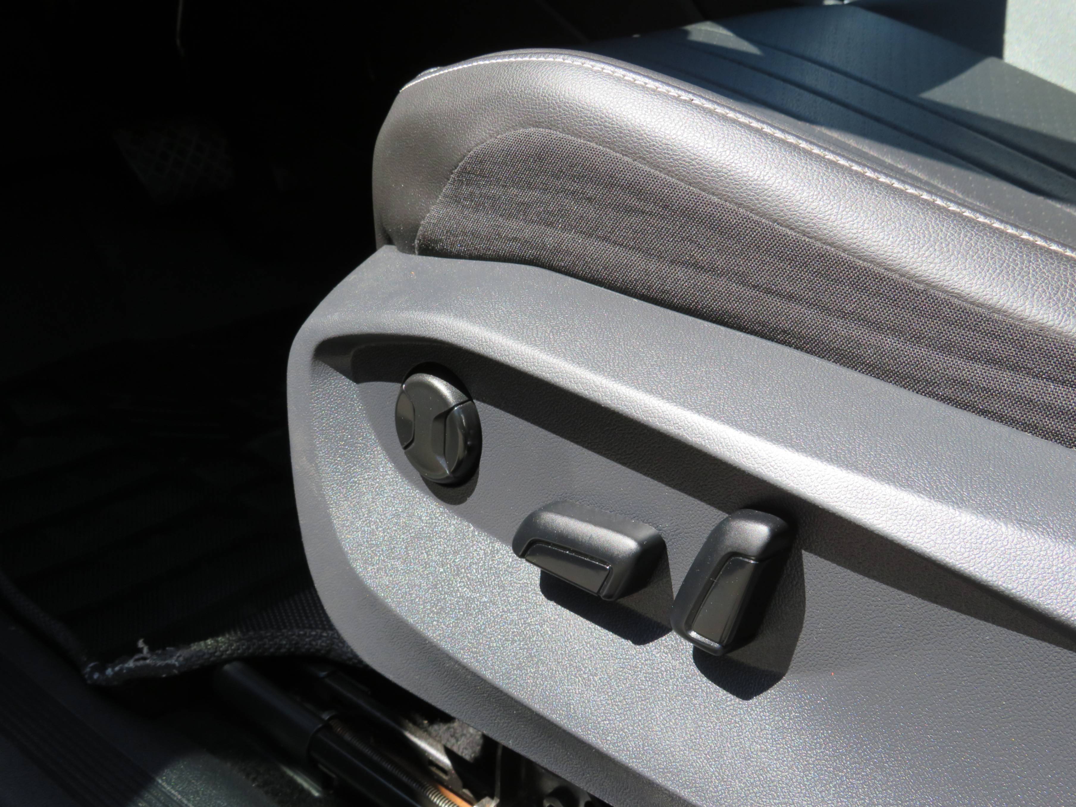 /laautomotive/2022-Volkswagen-Tiguan-08068940275611336.jpg