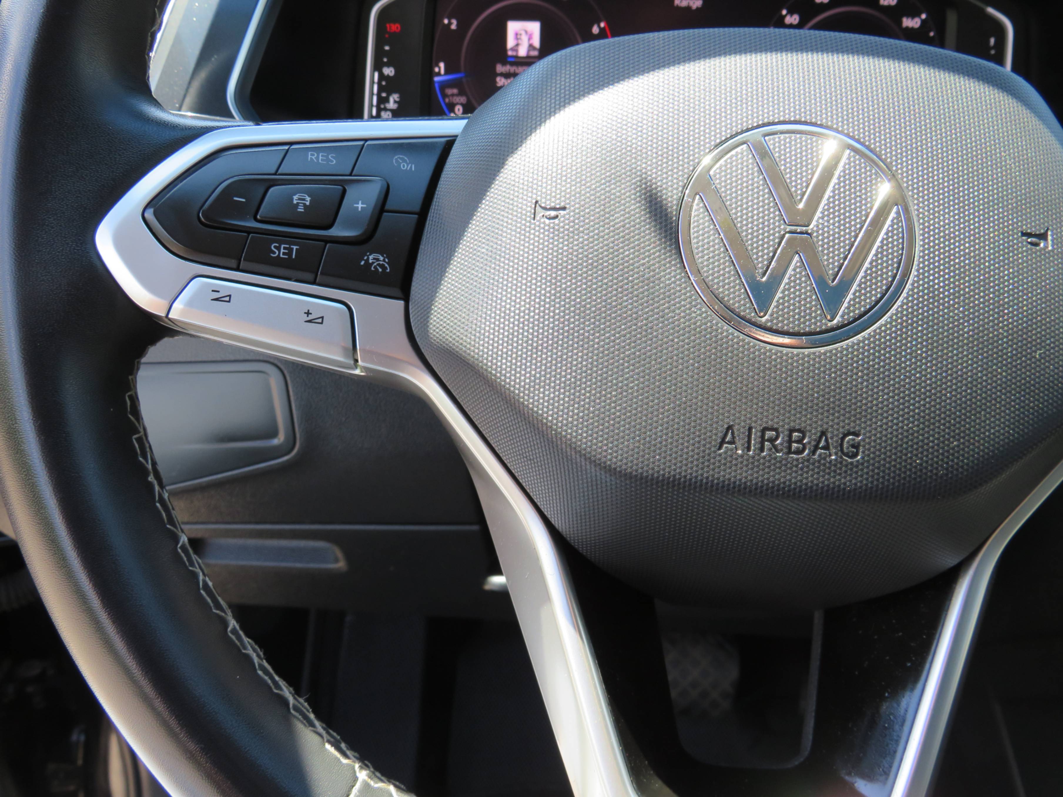 /laautomotive/2022-Volkswagen-Tiguan-12380087181302435.jpg