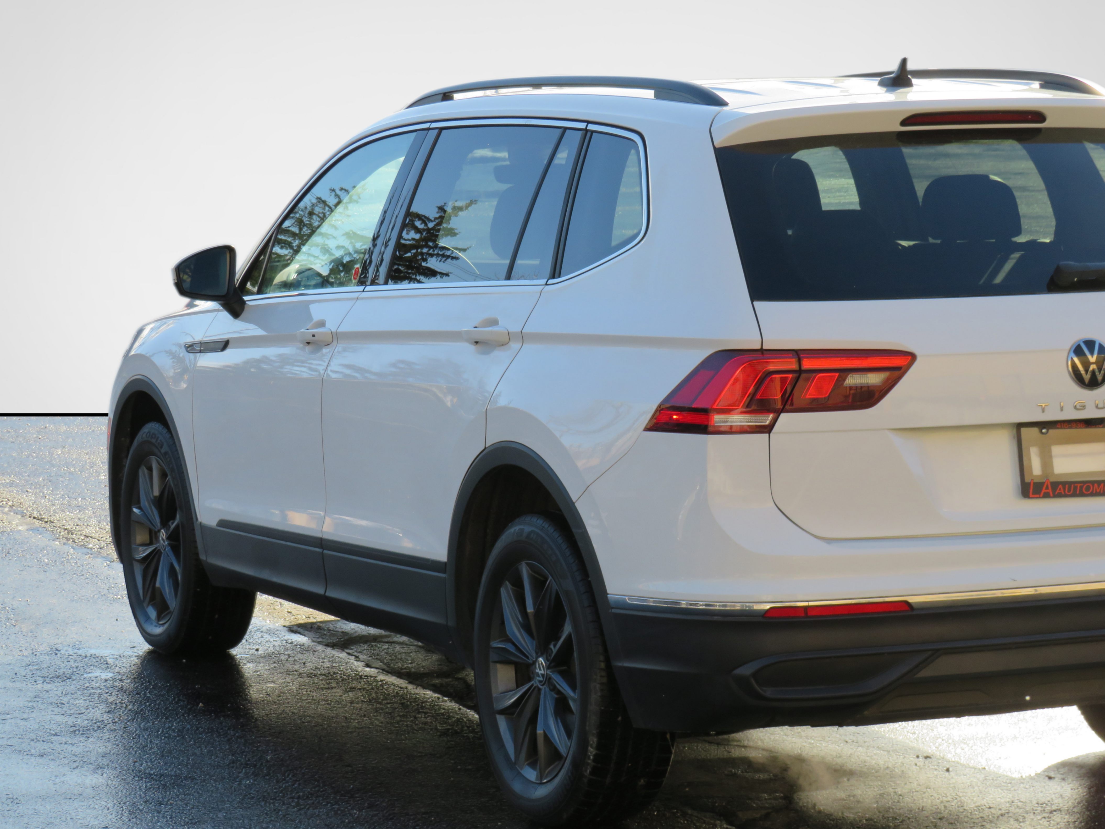 /laautomotive/2022-Volkswagen-Tiguan-3519151545037775.jpg