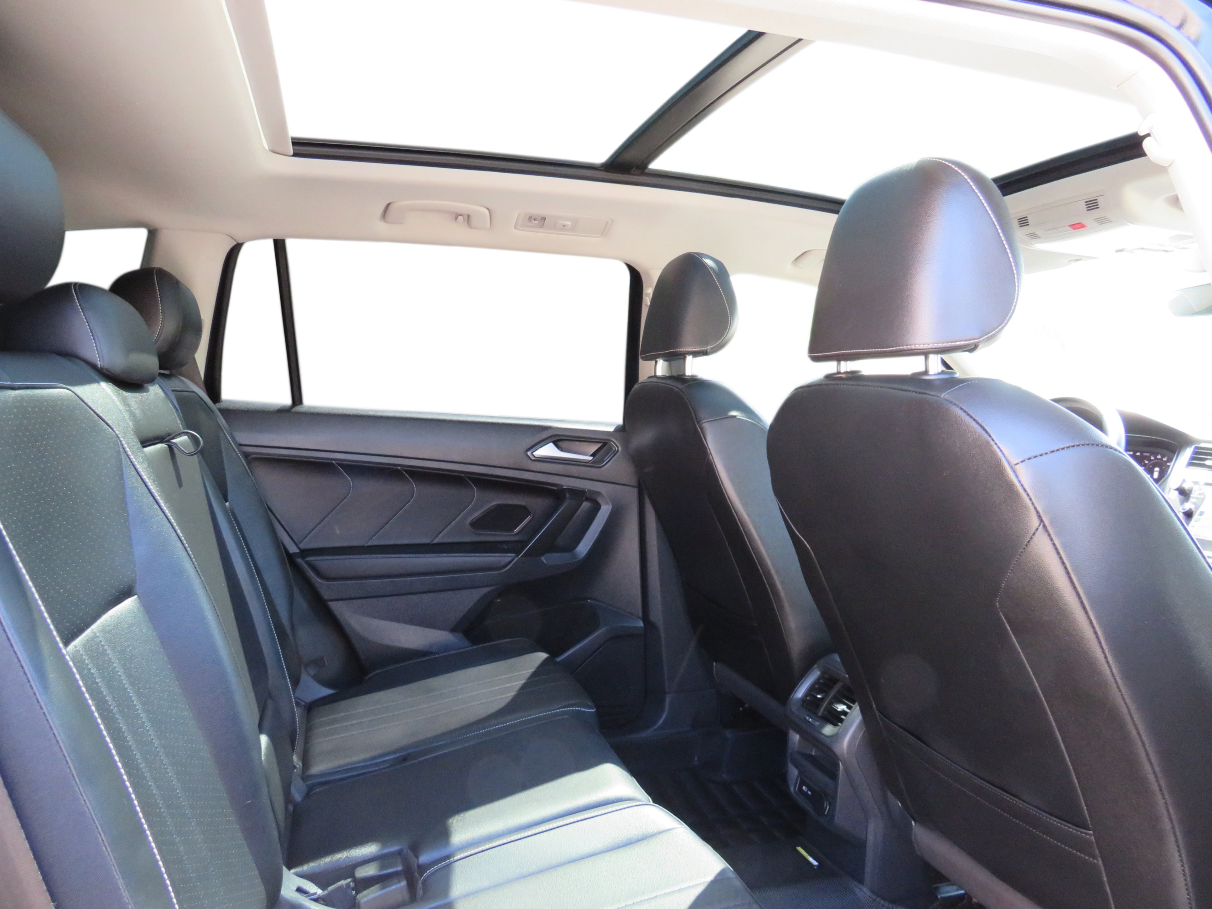 /laautomotive/2022-Volkswagen-Tiguan-7697644203448442.jpg