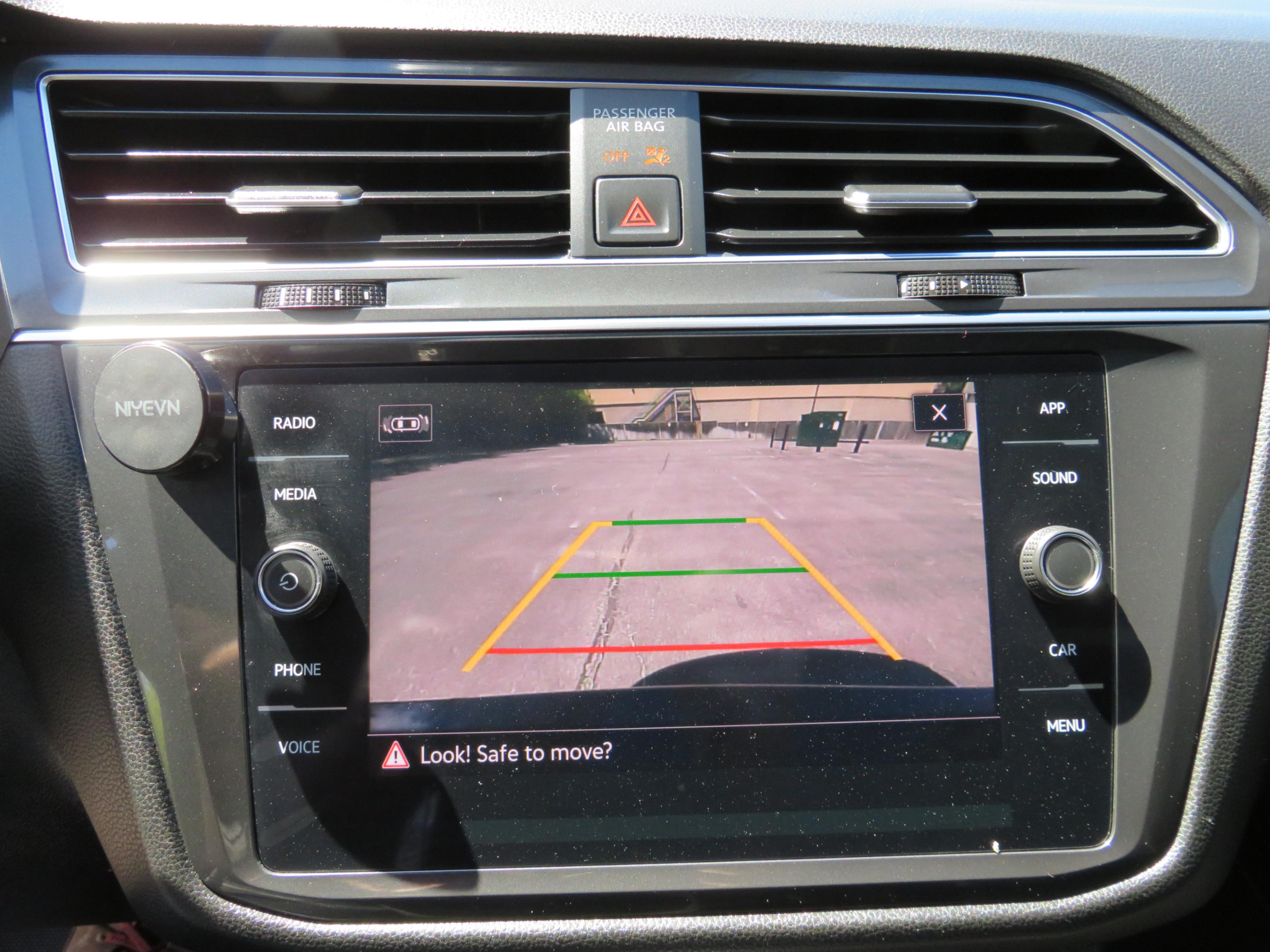 /laautomotive/2022-Volkswagen-Tiguan-8280181354098786.jpg