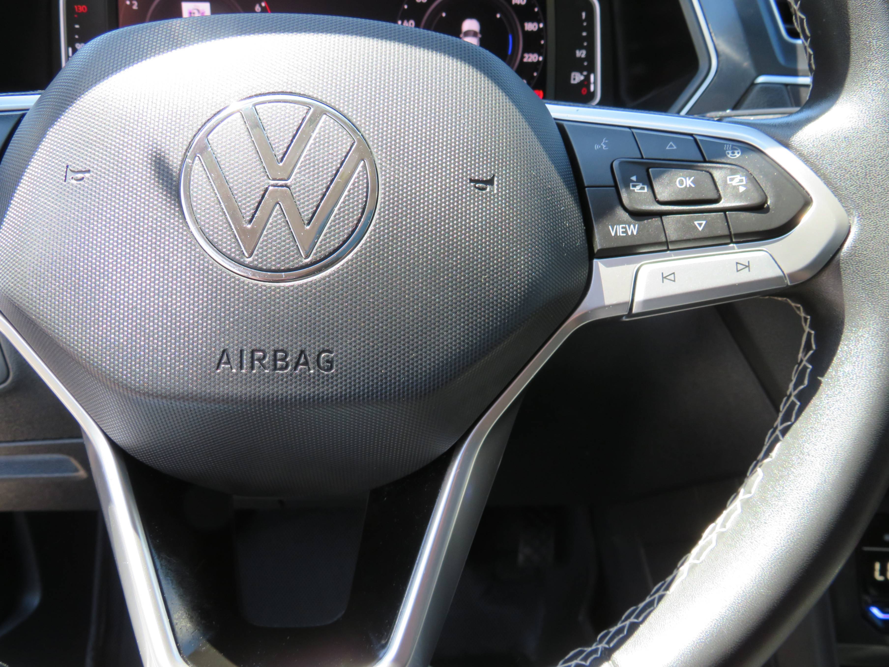 /laautomotive/2022-Volkswagen-Tiguan-9939720105478191.jpg