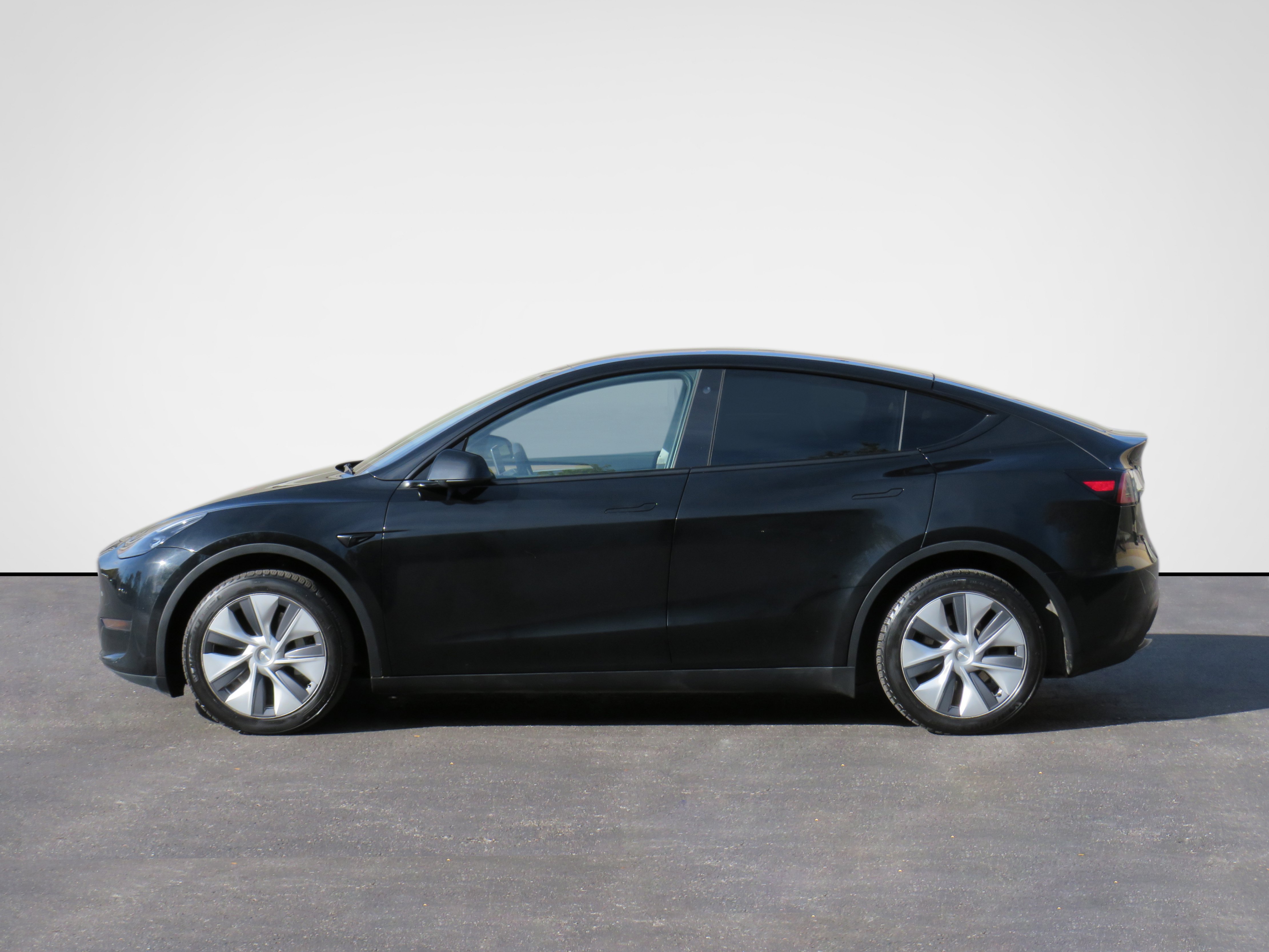 /laautomotive/2023-Tesla-ModelY-6487076173117179.jpg