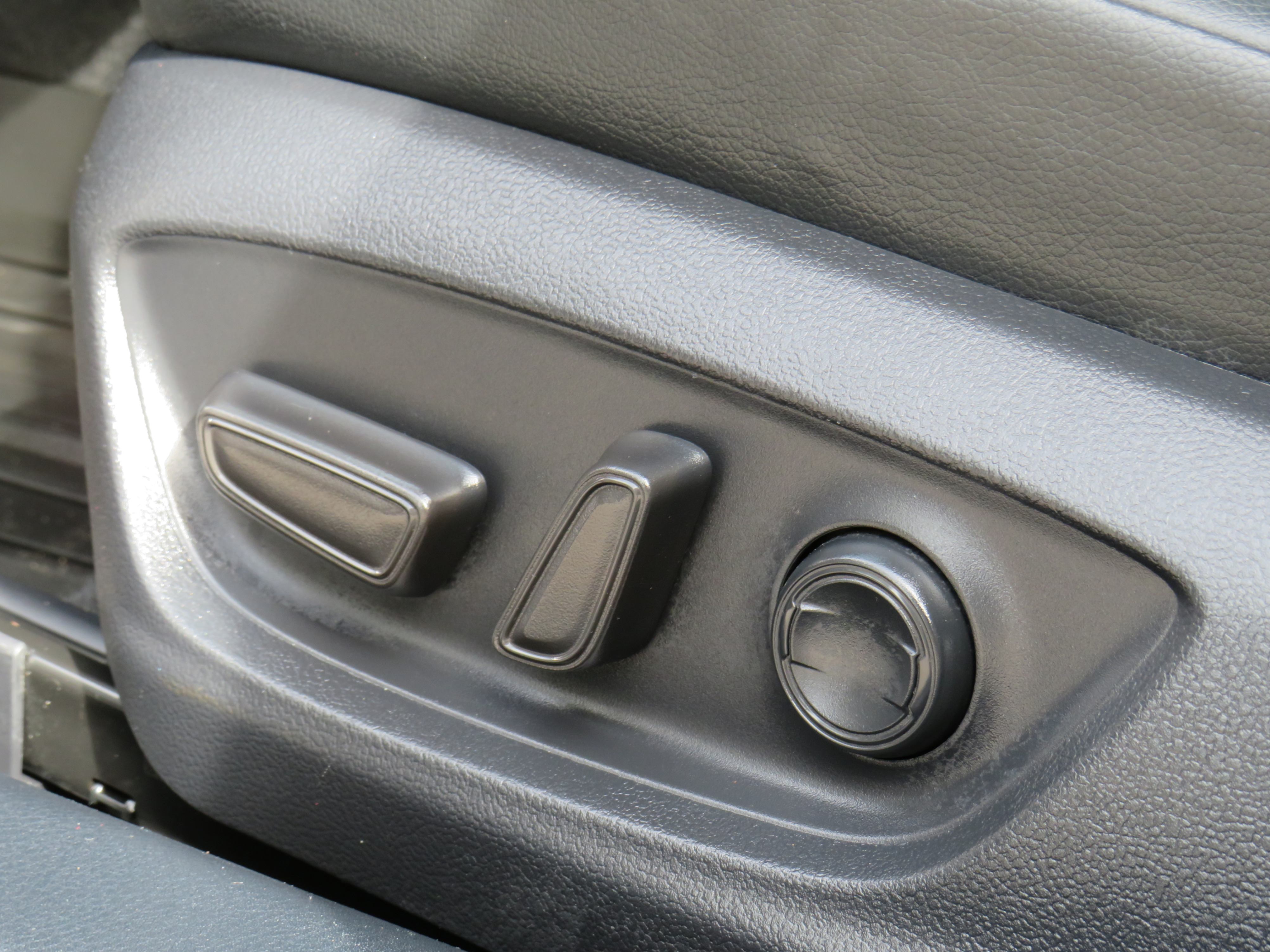 /laautomotive/2023-Toyota-Camry-8978039763212076.jpg