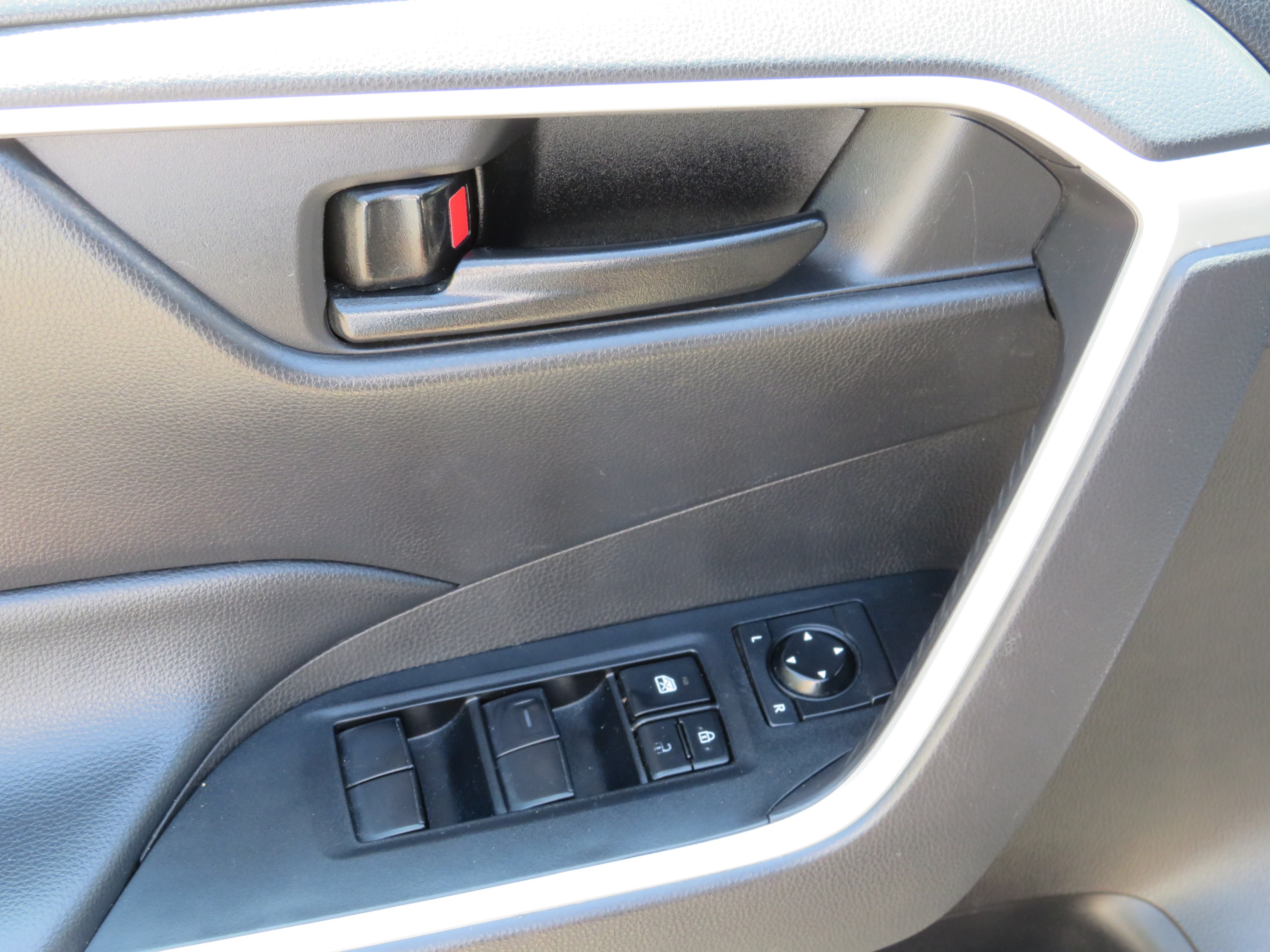 /laautomotive/2023-Toyota-RAV4-3477926905942117.jpg