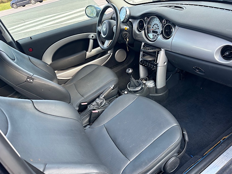 /mominautosales/2006-MINI-CooperHardtop-4848615731338046.jpg