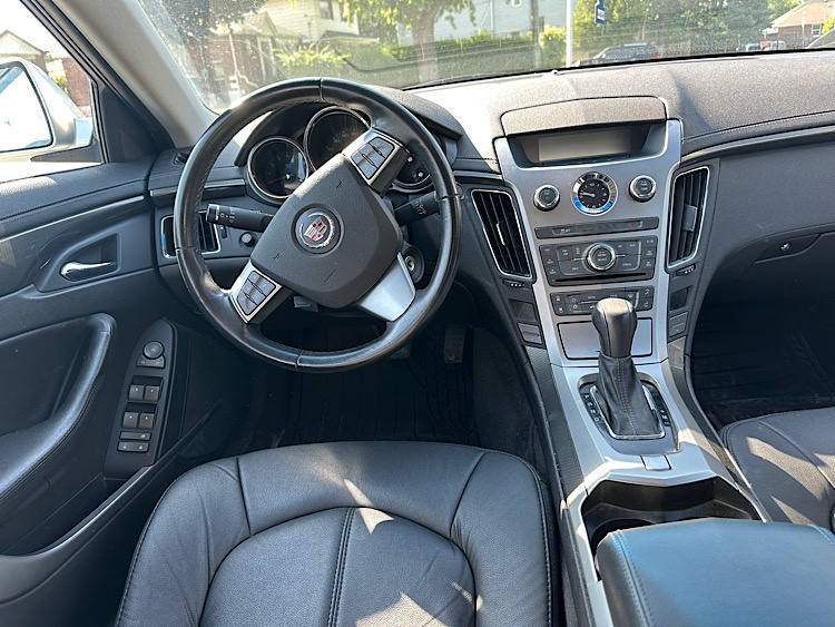 /mominautosales/2011-Cadillac-CTS-37579797048350816.jpg