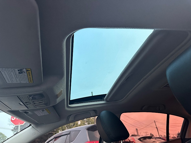 /mominautosales/2012-Mazda-Mazda3-10833799814113299.jpg