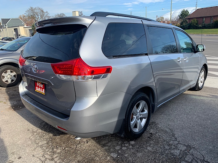 /mominautosales/2013-Toyota-Sienna-5-63101.jpg