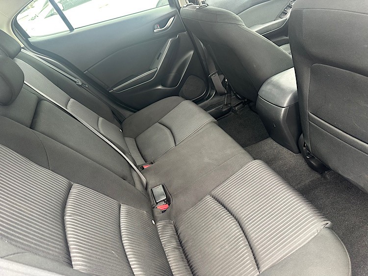 /mominautosales/2014-Mazda-Mazda3-17809457861368716.jpg