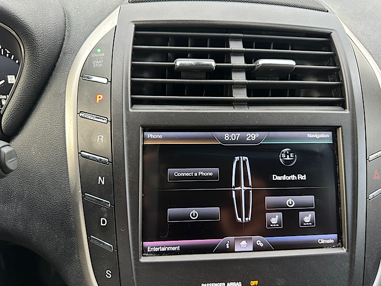 /mominautosales/2015-Lincoln-MKC-24758881441394132.jpg