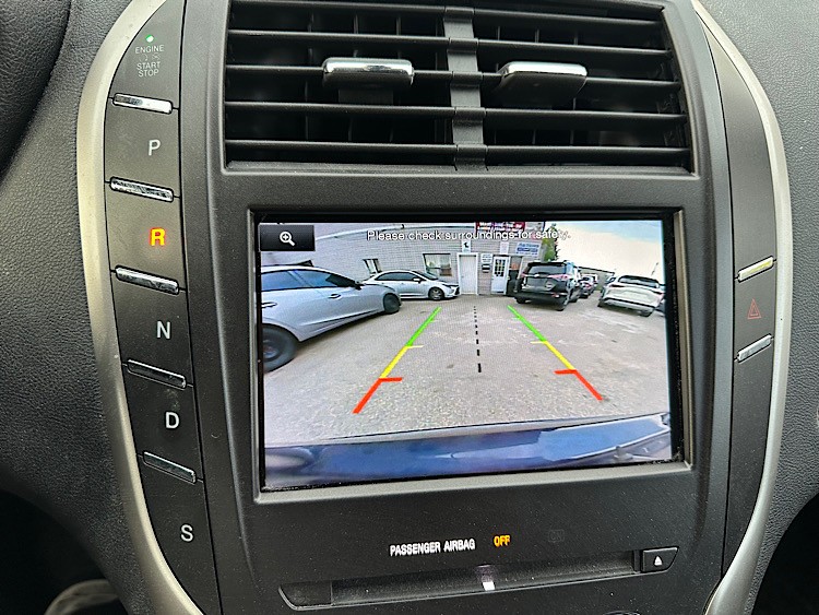 /mominautosales/2015-Lincoln-MKC-6032446715229867.jpg