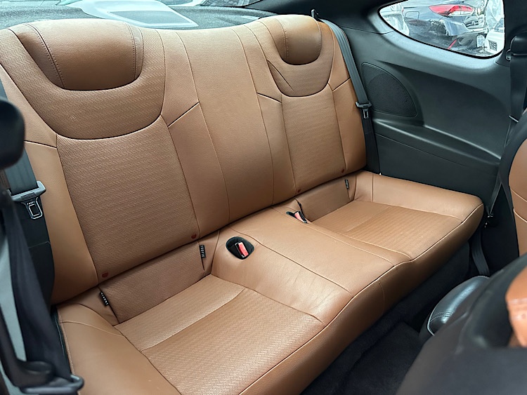 /mominautosales/2016-Hyundai-Genesis-2477245325797217.jpg