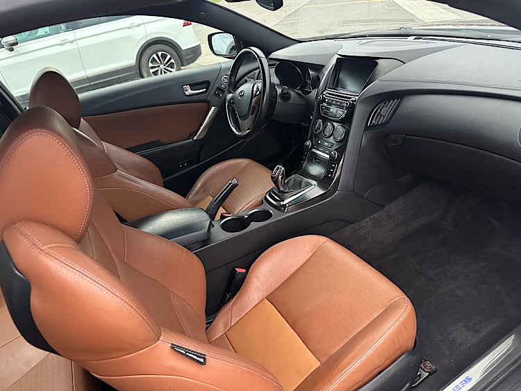 /mominautosales/2016-Hyundai-Genesis-4275939413090546.jpg