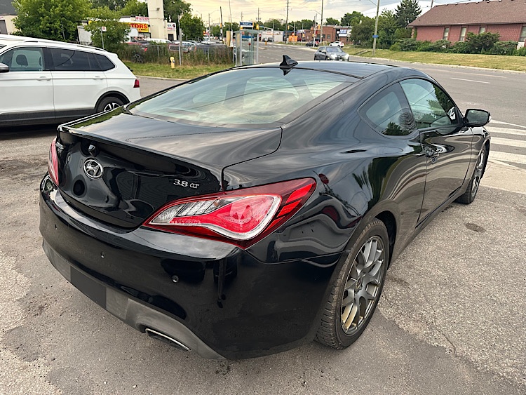 /mominautosales/2016-Hyundai-Genesis-6520647554436052.jpg