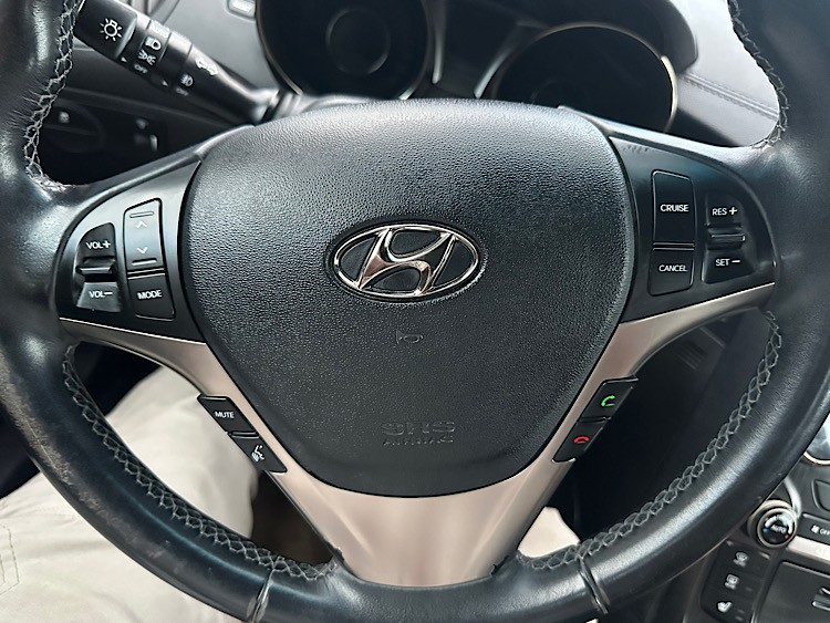 /mominautosales/2016-Hyundai-Genesis-9646877042948898.jpg