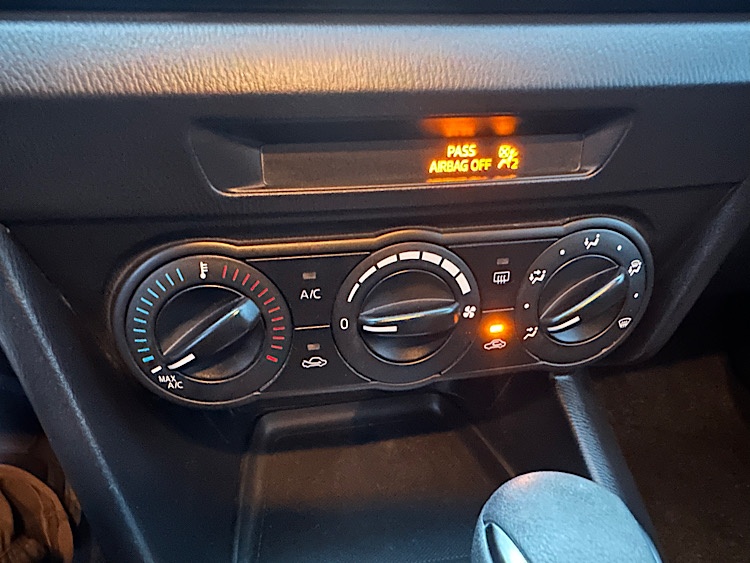 /mominautosales/2016-Mazda-Mazda3-8016946917209851.jpg