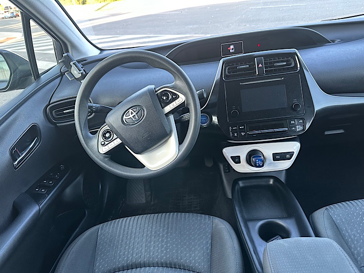 /mominautosales/2016-Toyota-Prius-1163954983093245.jpg