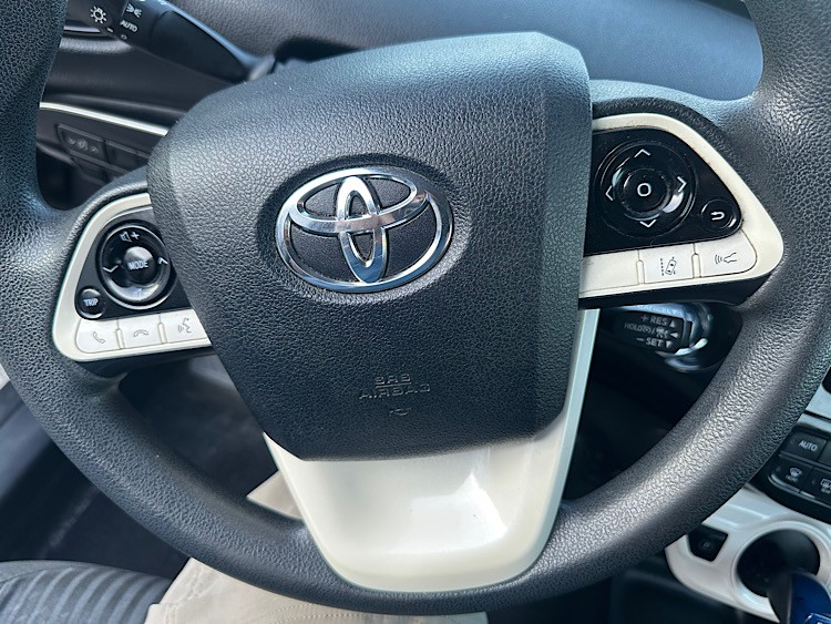 /mominautosales/2016-Toyota-Prius-44856020724361656.jpg