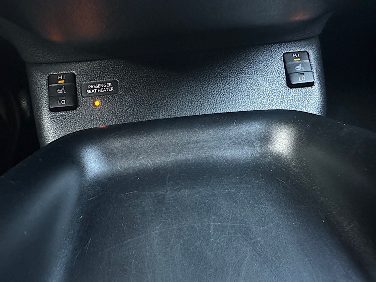 /mominautosales/2016-Toyota-Prius-9760261513849331.jpg