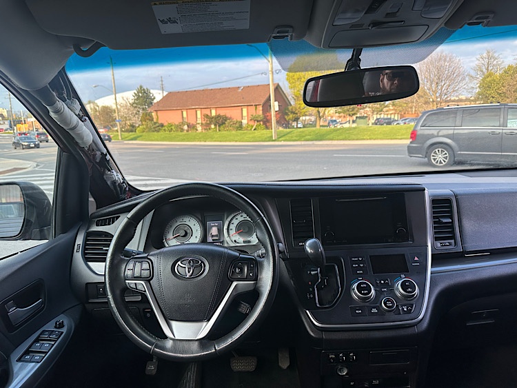 /mominautosales/2016-Toyota-Sienna-5518050422464011.jpg