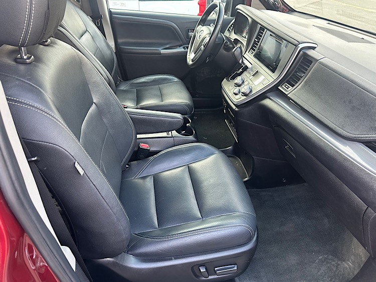 /mominautosales/2016-Toyota-Sienna-6086349657891963.jpg