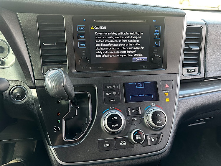 /mominautosales/2016-Toyota-Sienna-8781982433379194.jpg