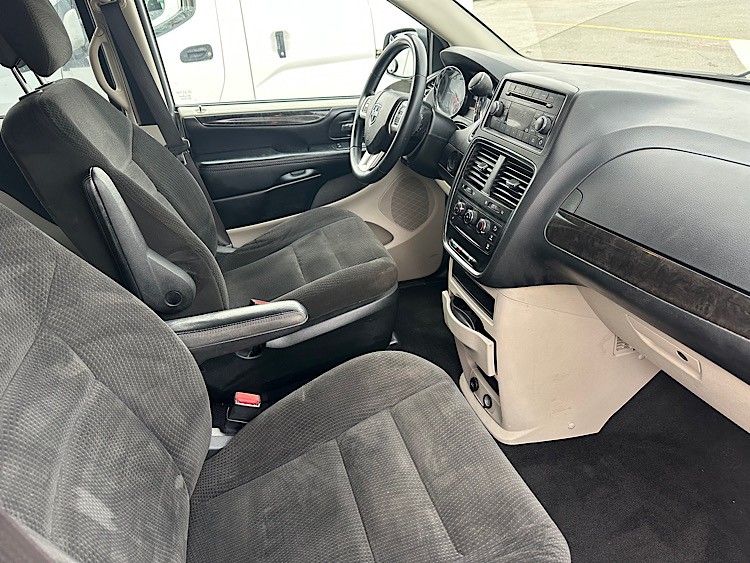 /mominautosales/2017-Dodge-GrandCaravan-8920045961958629.jpg