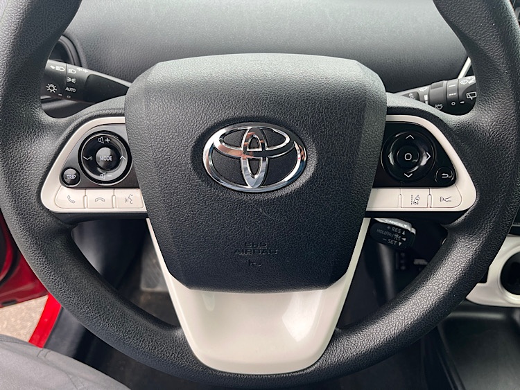 /mominautosales/2017-Toyota-Prius-10-63088.jpg