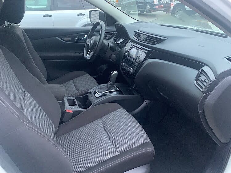 /mominautosales/2018-Nissan-Qashqai-10-63060.jpg