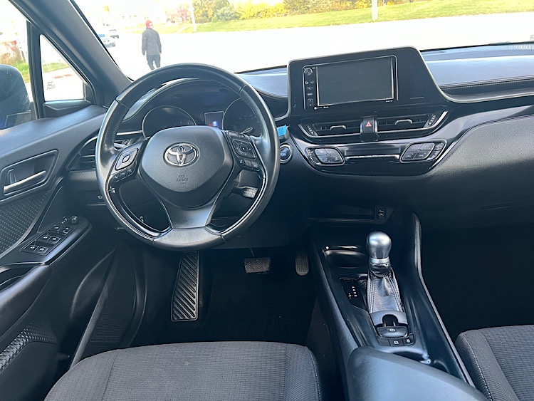 /mominautosales/2018-Toyota-C-HR-05099300516224892.jpg