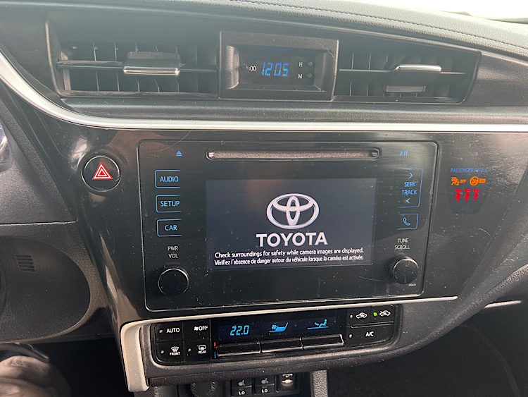 /mominautosales/2018-Toyota-Corolla-11-63076.jpg