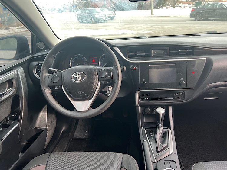 /mominautosales/2018-Toyota-Corolla-8-63076.jpg