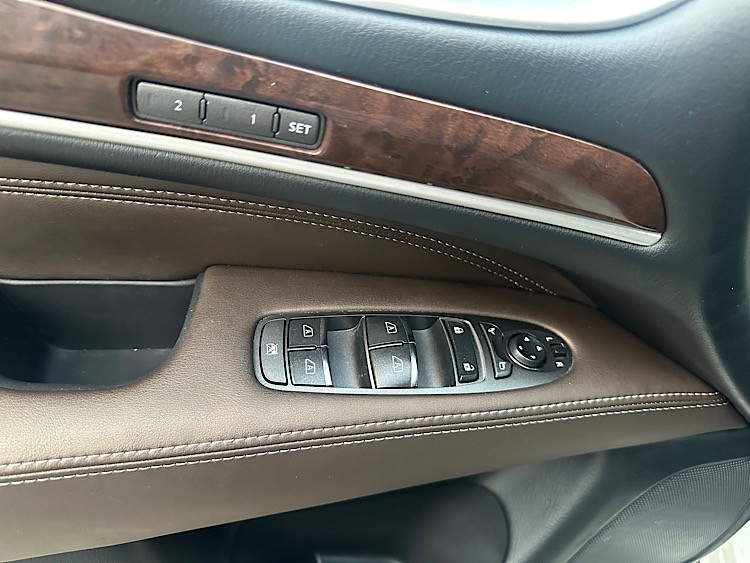 /mominautosales/2019-INFINITI-QX60-496336703755095.jpg