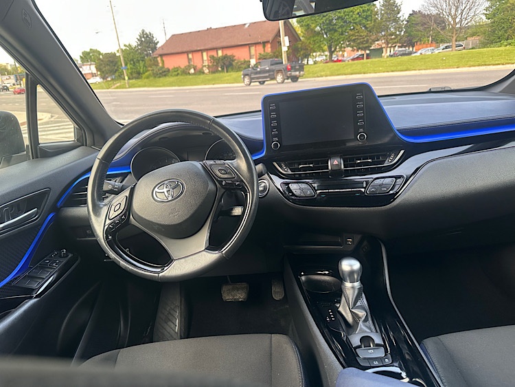 /mominautosales/2020-Toyota-C-HR-697630713411185.jpg