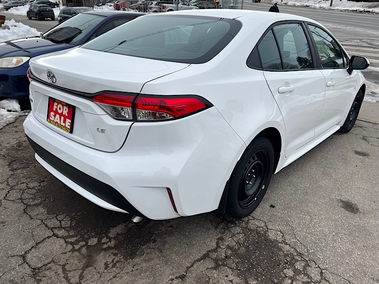 /mominautosales/2022-Toyota-Corolla-5-63070.jpg