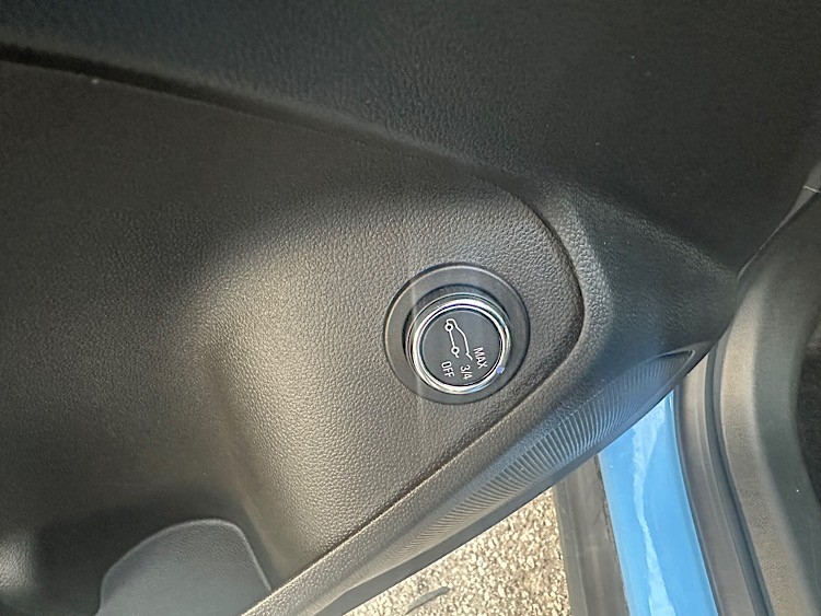 /mominautosales/2023-Chevrolet-Trailblazer-27828512209778045.jpg