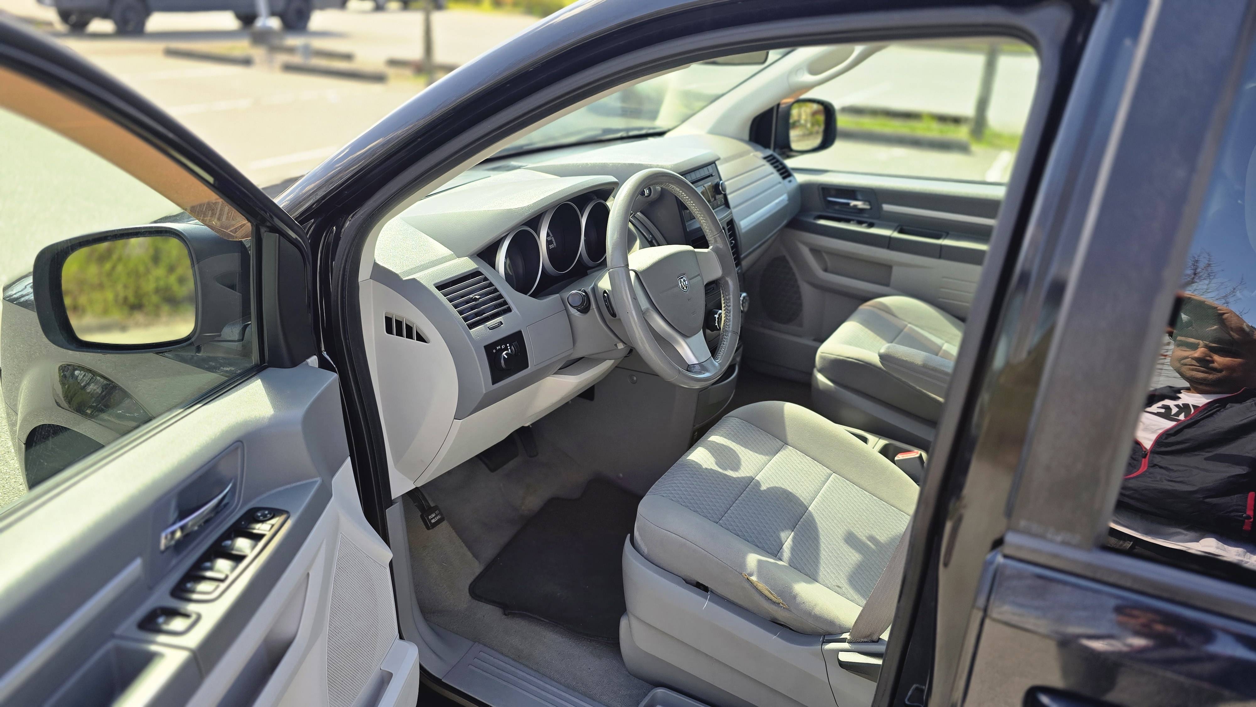 /moryaautosltd/2009-Dodge-GrandCaravan-5572441715723382.jpg